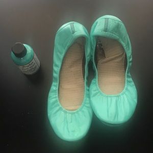 EUC CUSTOM TIEKS